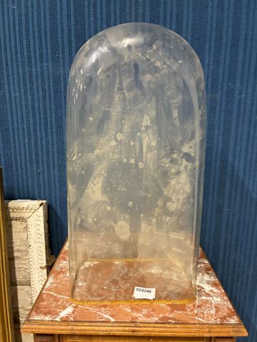 Globe en verre ancien, sans son socle. 52 x 25 x 14 cm