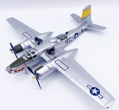 AVION MINIATURE DOUGLAS, modèle A-26B Invader USAAF "Stinky"…
