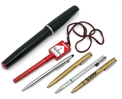 BIC. Stylo bille publicitaire en résine noire et métal argen…