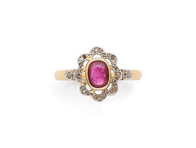 une bague en tourmaline rose et diamant