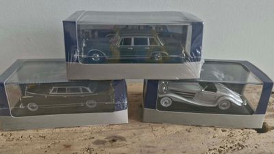 Lot de 3 voitures de collection en boîte ( état neuf)