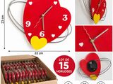 une image représentant une horloge composée de cœurs rouges et jaunes
