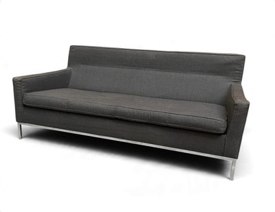 un canapé posé sur une surface blanche