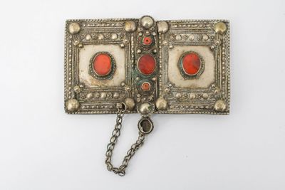 Boucle de ceinture en métal argentifère composée de deux pla…