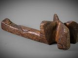 a pipe that is sitting on a table