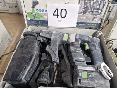 tout un tas d'outils rangés dans une boîte
