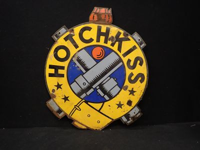 panneau jaune et bleu portant l'inscription « Hotchkiss »
