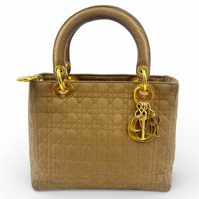 DIOR, Lady Dior Sac 24 cm en toile beige matelassée, bijoute… - Photo 1
