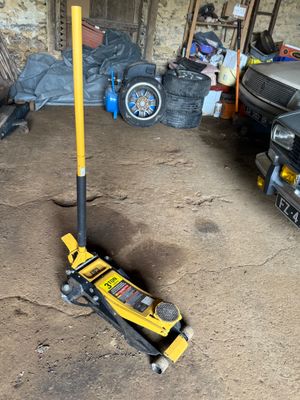 Cric rouleur CAT 3T (à récupérer à Lubersac)