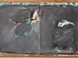 une image représentant un tableau où figurent un homme et une femme, en noir et vert