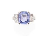 une bague en tanzanite et diamants