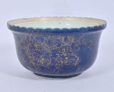 Chine fin XIXe, début XXe, cache-pot en porcelaine à décor d…