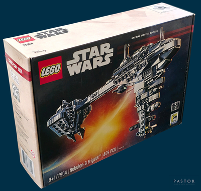 une boîte contenant un ensemble Lego Star Wars