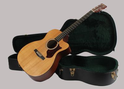 MARTIN. Guitare électro-acoustique modèle, OMCPA4, N° de sér…