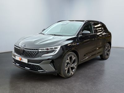 Le nouveau SUV Kia Kole 2020 est exposé dans un showroom