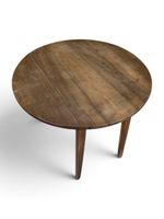 Table à volets en noyer, les pieds en gaine. (photo 2)