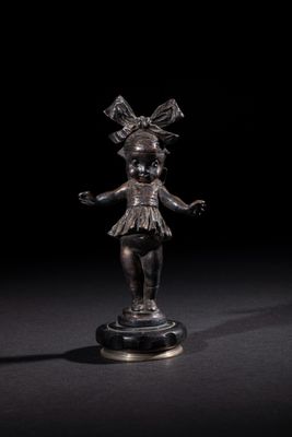 LA PETITE NINI AEL Mascotte automobile en bronze