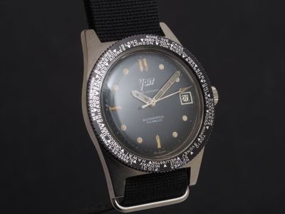 une image représentant une montre dont le cadran est orné de diamants