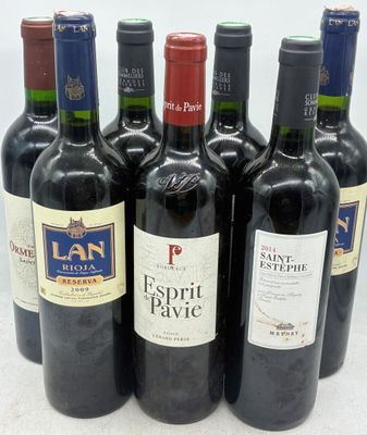 Lot de 7 bouteilles, comprenant : - Photo 1