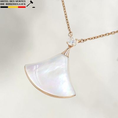 necklace with white mother of pearl pendant and gold chain