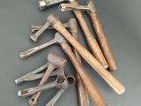 a lot of tools that are laying on a table
