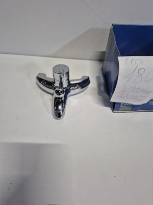 Lot d'un mitigeur chromé de baignoire de la marque Silhouett…