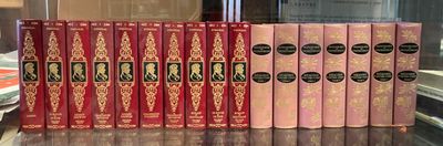 un grand nombre de livres posés sur une table