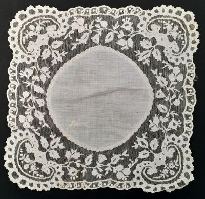 Mouchoir de mariée Dimensions : environ 30 x 30 cm (petit ac…