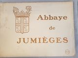 un panneau sur lequel est inscrit « Abbaye de Jumèges »