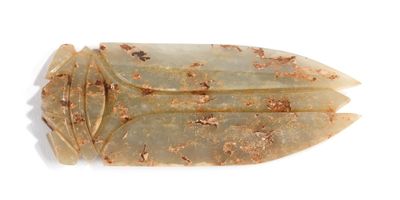 CHINE Sujet en jade vert nuancé brun représentant une cigale…