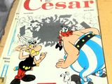 une photo d'un livre posé sur une table, sur lequel figure l'image d'un personnage de dessin animé