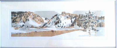 une photo d'une photo représentant des montagnes enneigées