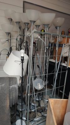 Lot de 14 lampadaires (en l'état, sans garantie de fonctionn…
