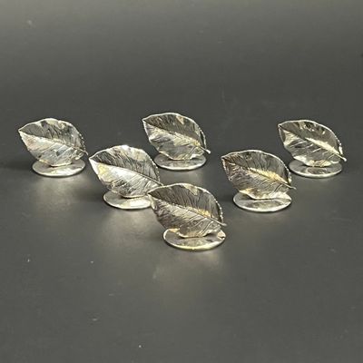 Six marque-places en métal argenté à motif de feuille - Photo 1