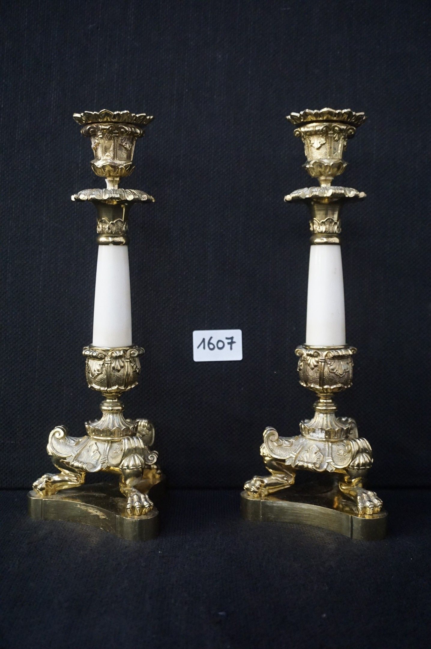 2 bougeoirs français de style Louis XV en bronze doré - H : …