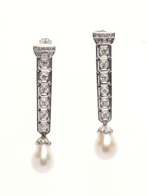 Paire de PENDANTS d'OREILLES en or gris 750 °/°° et platine …