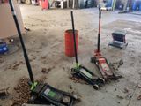 beaucoup d'outils qui traînent par terre