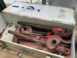 une boîte contenant tout un tas de wrenes