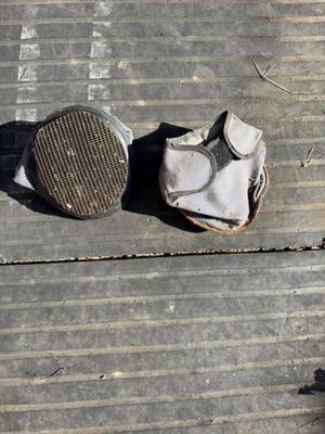 une paire de chaussures posée par terre