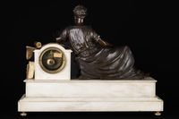Horloge de cheminée ornée d'une sculpture en bronze représen… (photo 3)