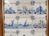 a picture of a picture of a blue and white tile