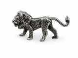 un gros plan d'un lion en métal sur fond blanc