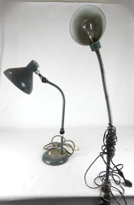 two lamps that are sitting on a table