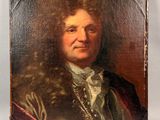portrait d'un homme aux cheveux longs vêtu d'un manteau de velours