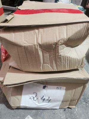 Lot composé de 8 paires de chaussons en différents modèles, …