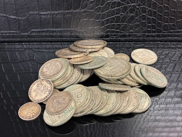 18 Turins de 10 frs, 4 Semeuse de 1 frs, 4 semeuse de 50cts, 3 Tu...