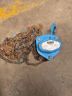 a blue chain and a blue pull chain on the ground