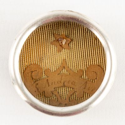 a picture of a close up of a coin with a picture on it