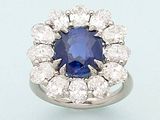 Bague ovale en saphir et diamants