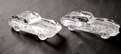 Travail du XXème siècle Deux Jaguar Type-E.